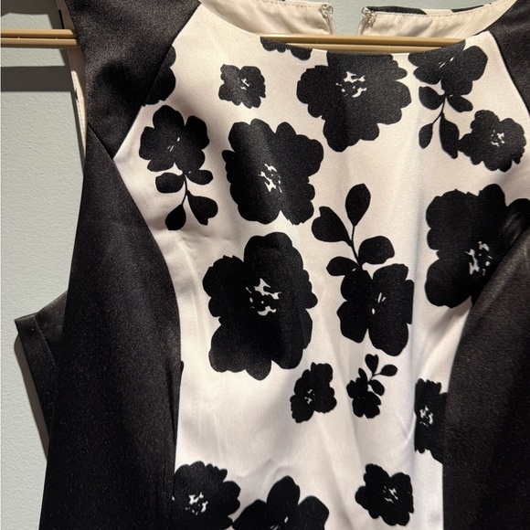 Kensie Monochrome Floral Mini Dress - Picture 2 of 8